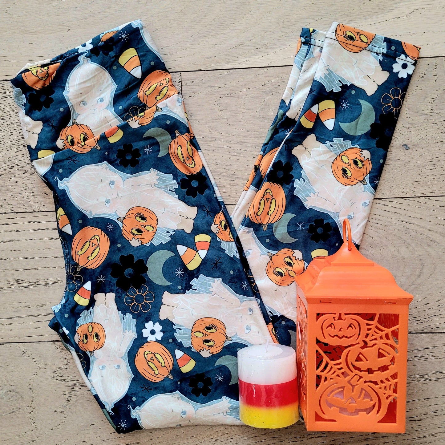 Spooky Cutie (Semi-Exclusive) - High-quality Handcrafted Vibrant Leggings