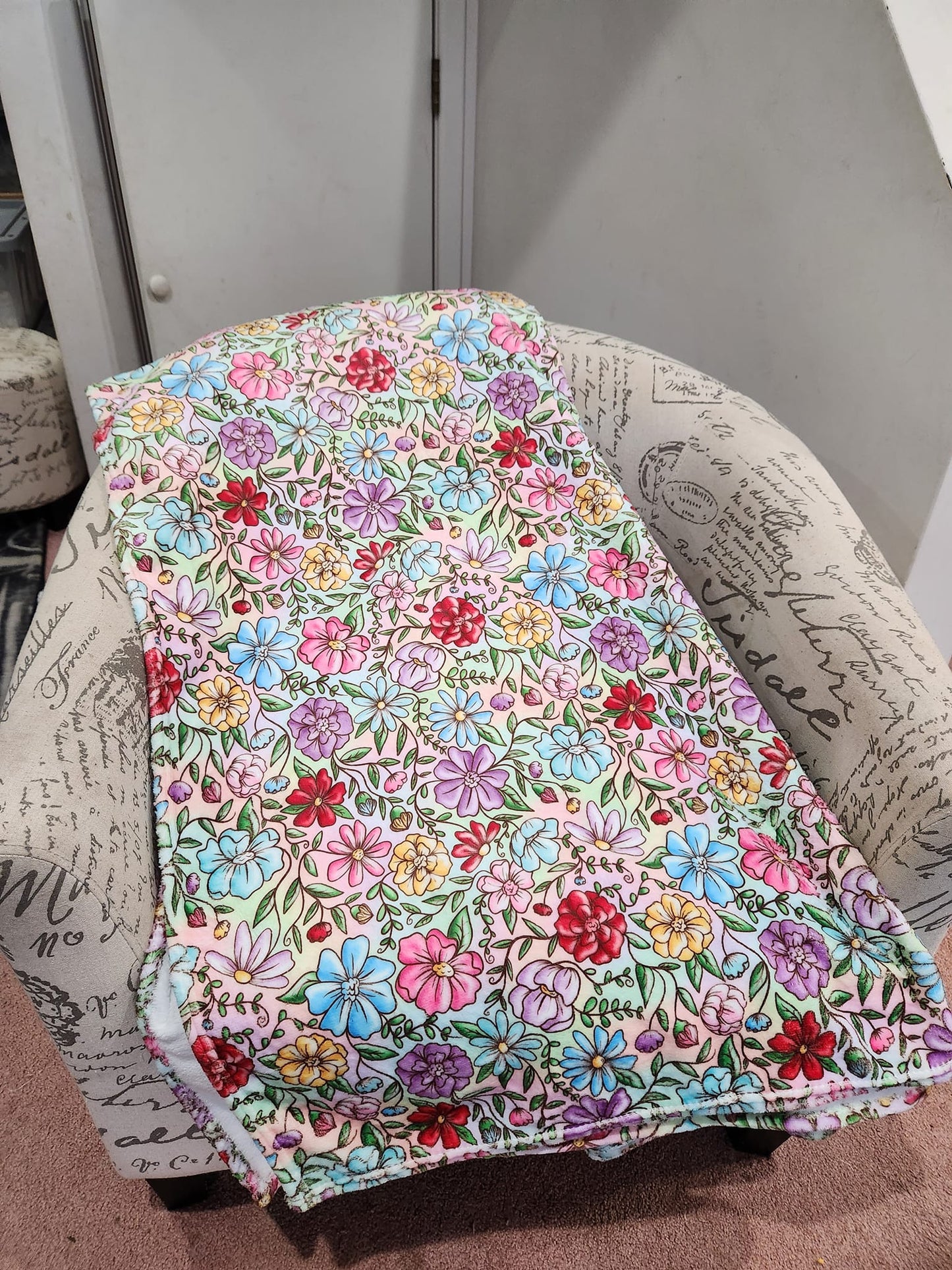 RAINBOW FLORAL- GIANT SHAREABLE THROW BLANKET